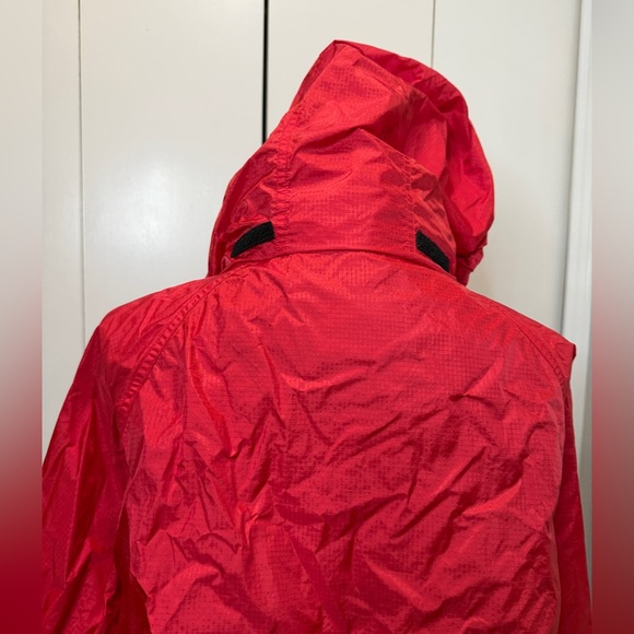 The North Face Men’s Vibrant Red Ski Jacket Waterproof - Picture 8 of 13